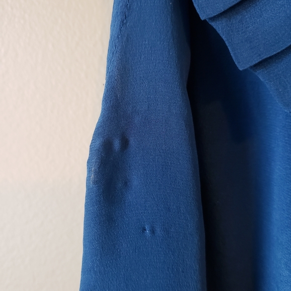 Banana Republic sleeveless silk blouse - Picture 5 of 6